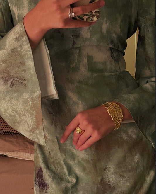 Golden Lace Leaf Wide Cuff Bracelet & Ring Set